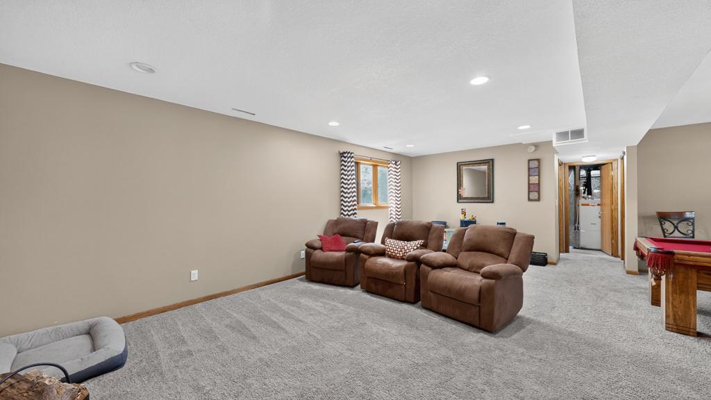 5746 Logan Street Southeast Rochester, MN 55904 - Photo 23 of 48