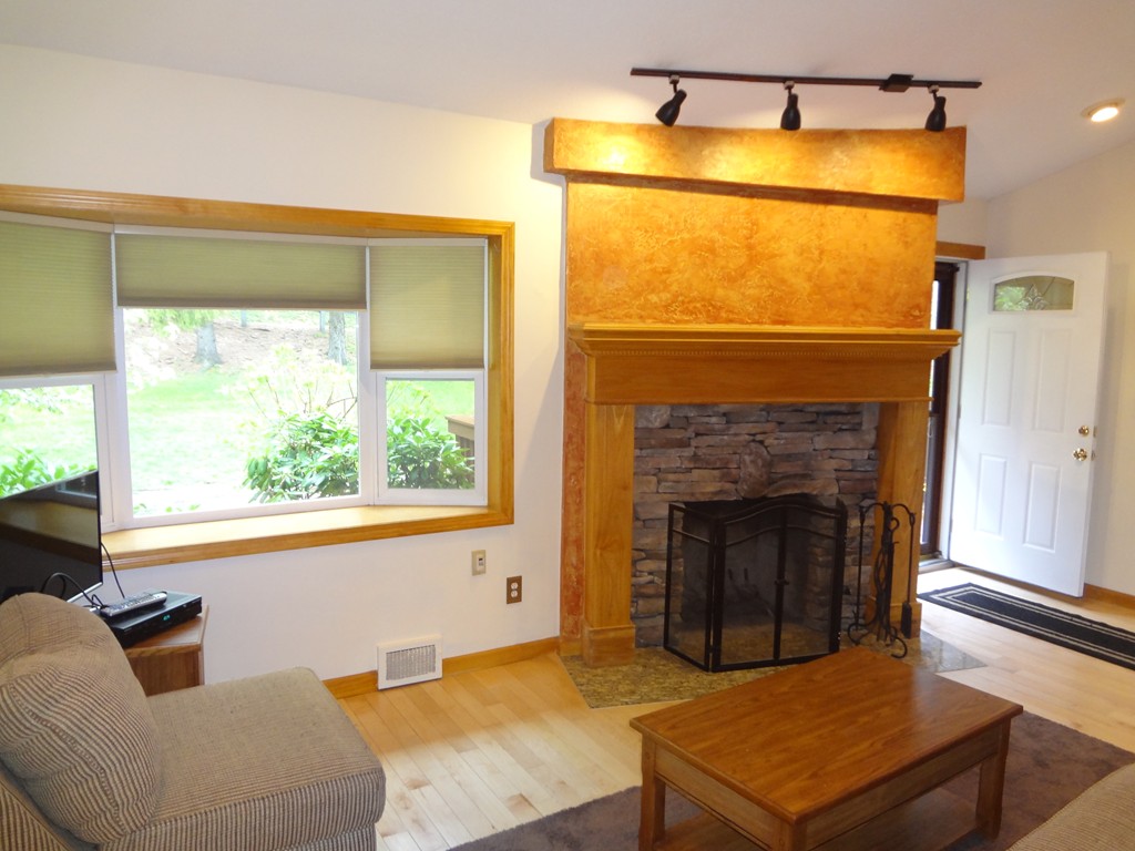 261 Wilbraham Road Hampden, MA 01036 - Photo 11 of 28 Gallery Image 11