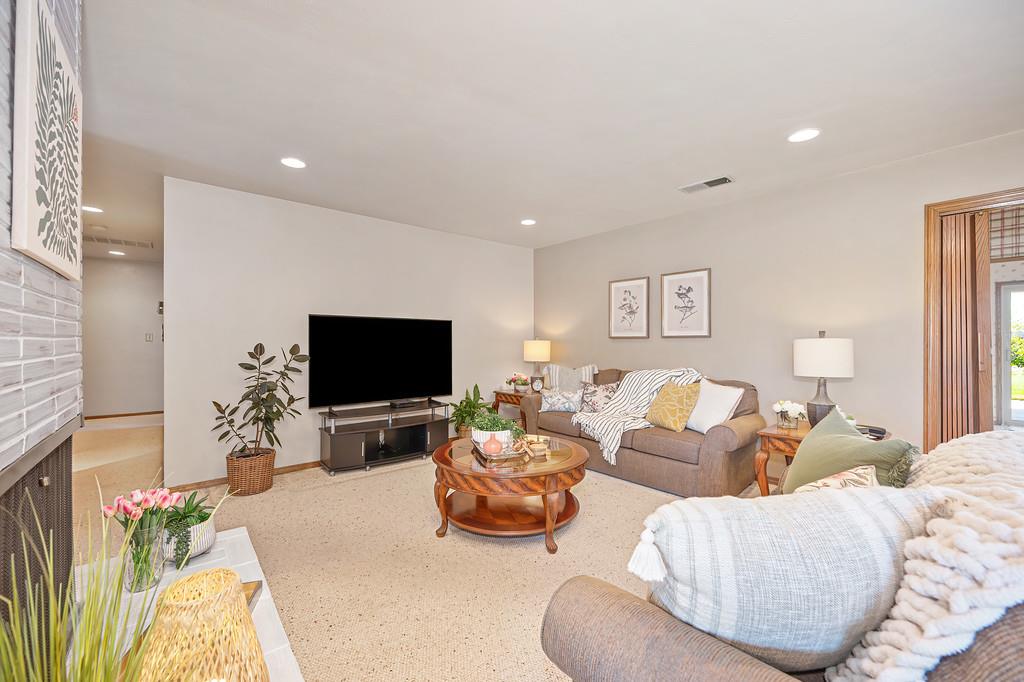 724 Vera Avenue Ripon, CA 95366 - Photo 10 of 54 Gallery Image 10