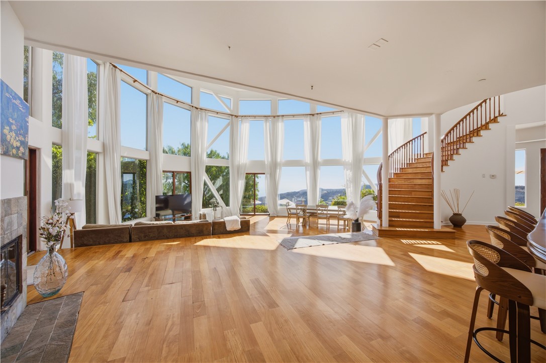 9980 Houston Road Malibu, CA 90265 - Photo 12 of 48 Gallery Image 12