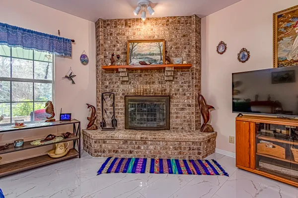 $725,000 | 188 Pullin Road, Corrigan, TX 75939