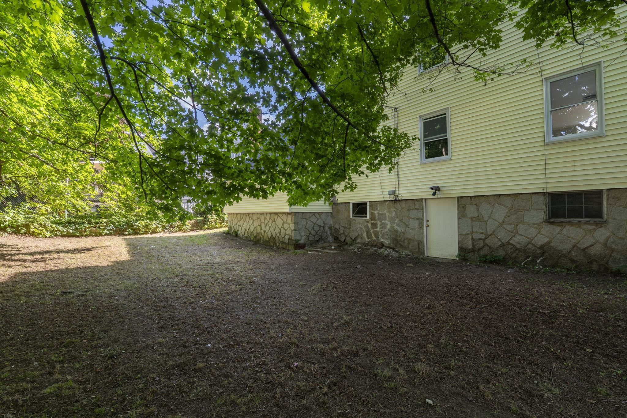 857 Union Street Manchester, NH 03104 - Photo 29 of 33
