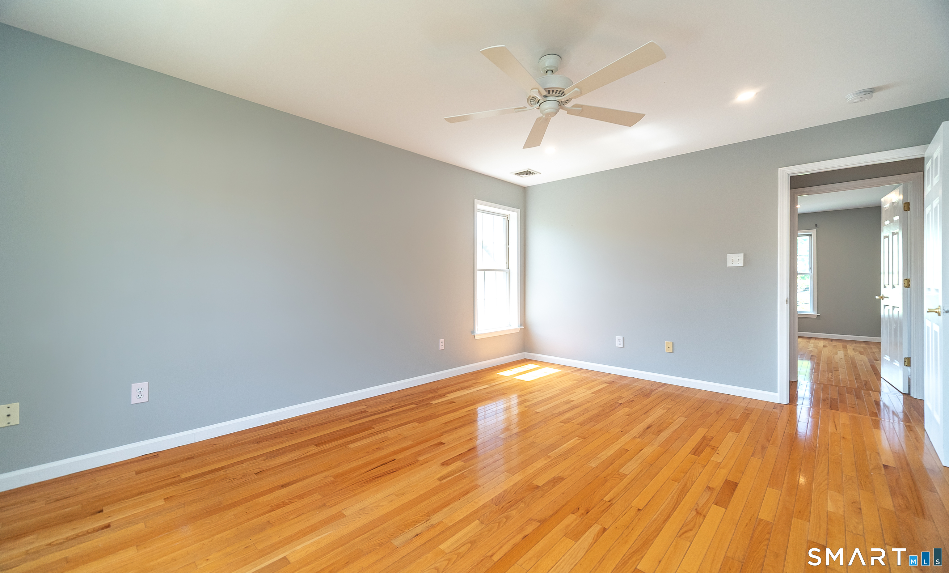 1780 Stratfield Road Fairfield, CT 06825 - Photo 17 of 40