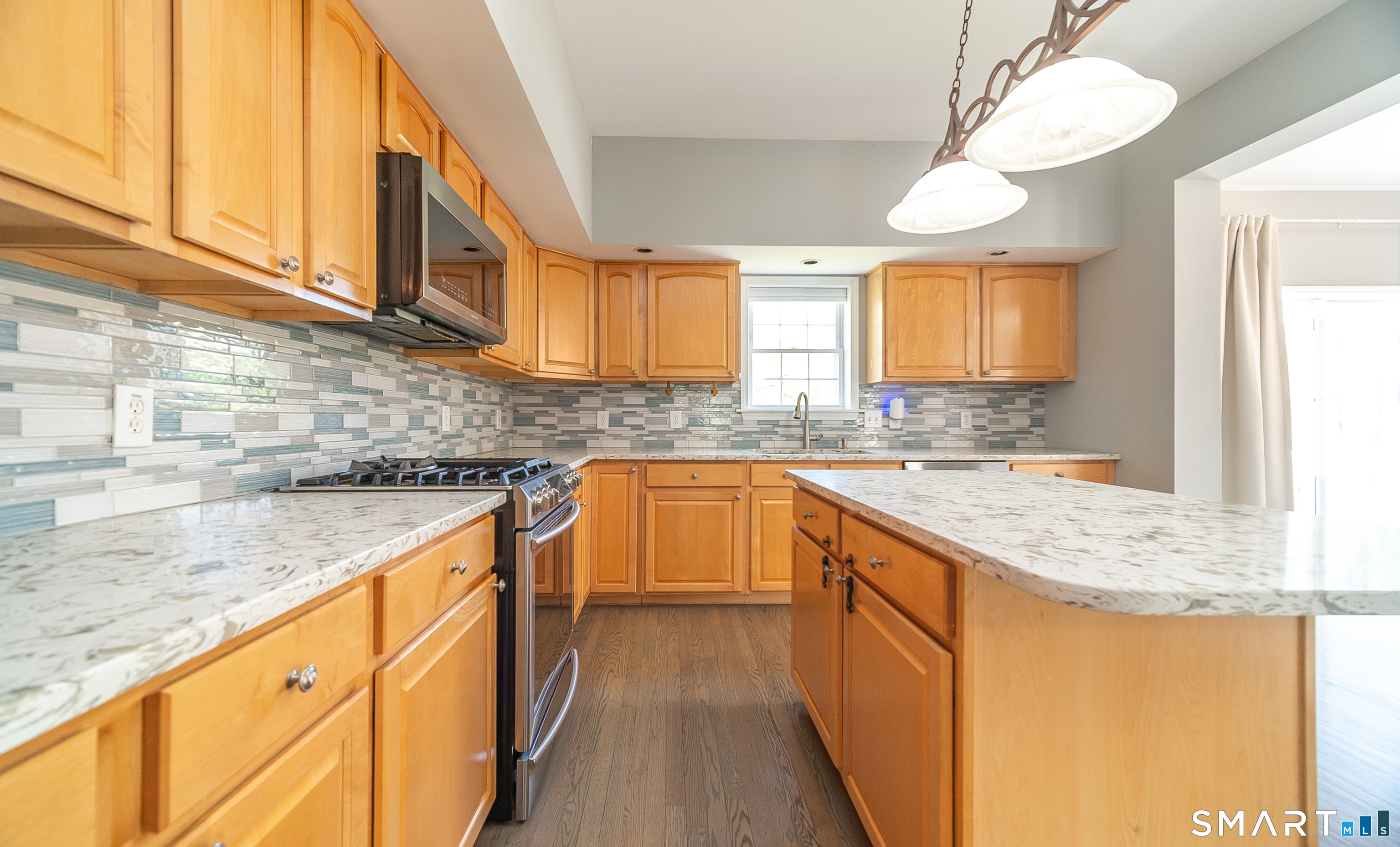 1780 Stratfield Road Fairfield, CT 06825 - Photo 10 of 40