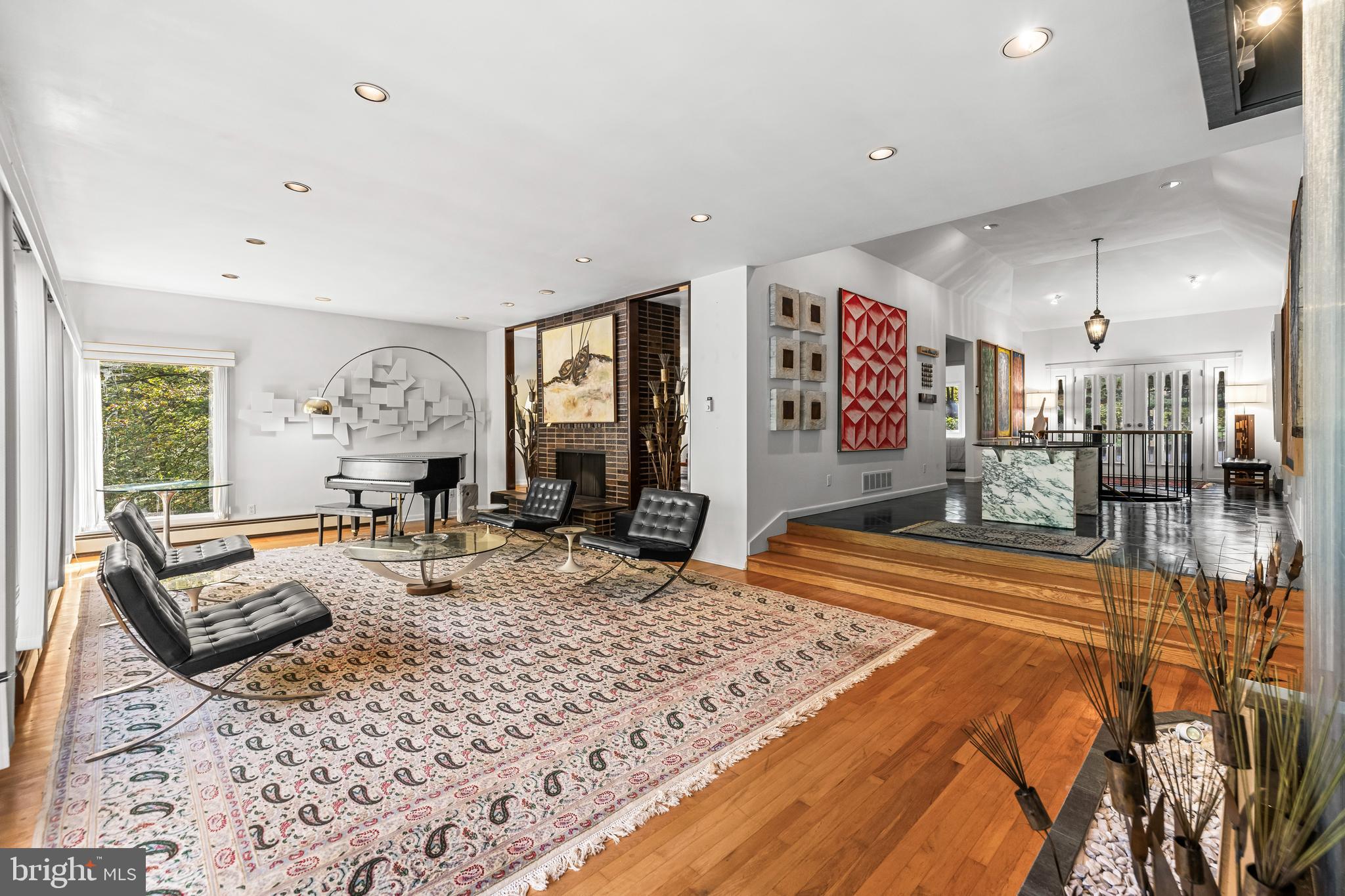 1106 High Country Road Towson, MD 21286 - Photo 40 of 77 Living room
