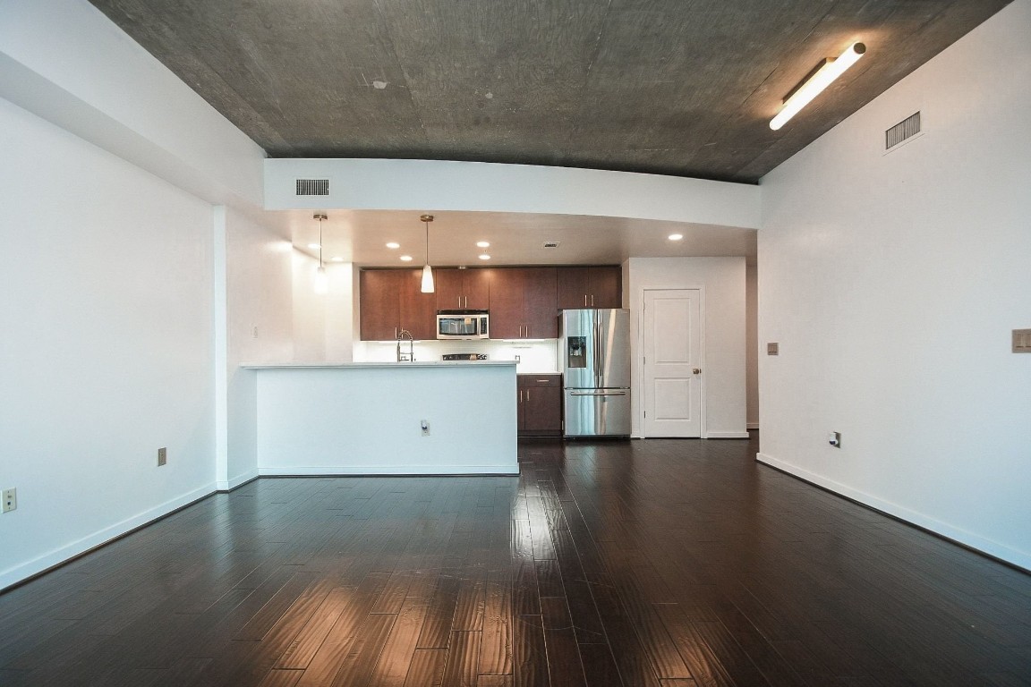 5925 Almeda Road, Unit 10704 Houston, TX 77004 - Photo 25 of 25 Large open floor-plan.