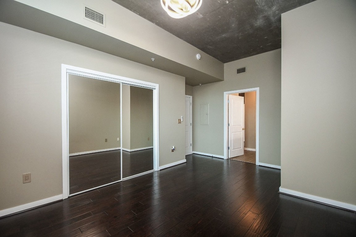 5925 Almeda Road, Unit 10704 Houston, TX 77004 - Photo 12 of 25