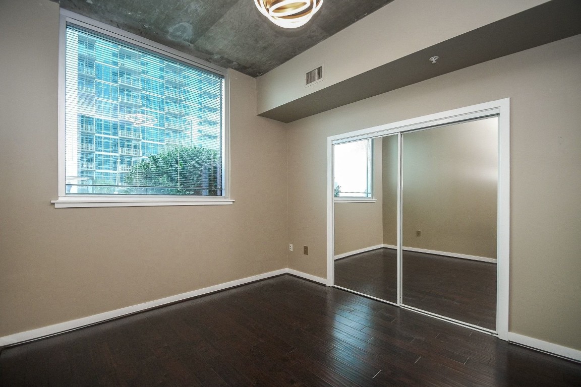 5925 Almeda Road, Unit 10704 Houston, TX 77004 - Photo 13 of 25