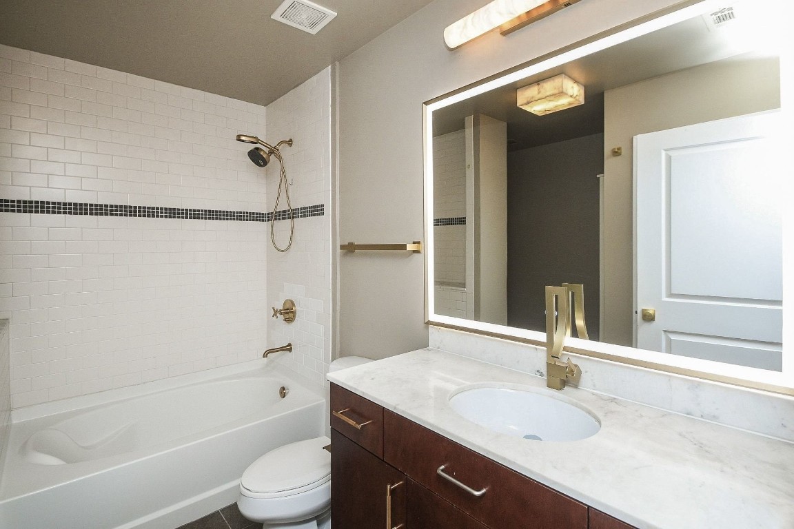 5925 Almeda Road, Unit 10704 Houston, TX 77004 - Photo 15 of 25