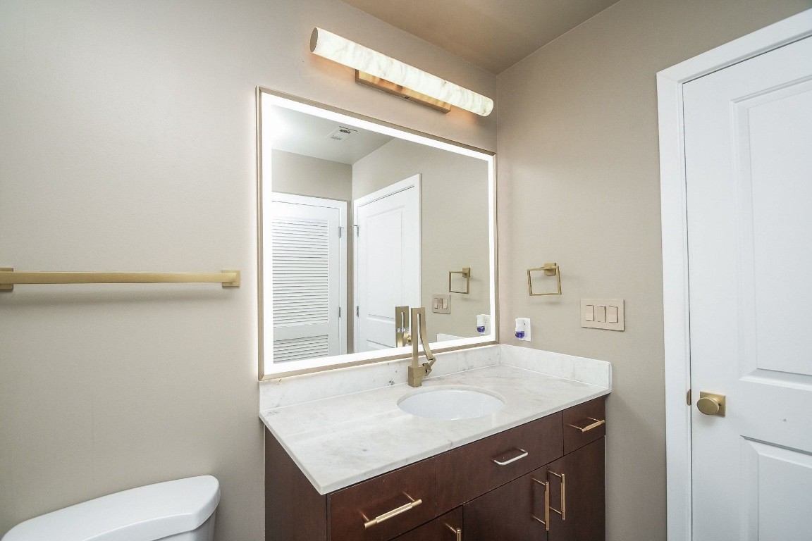 5925 Almeda Road, Unit 10704 Houston, TX 77004 - Photo 16 of 25