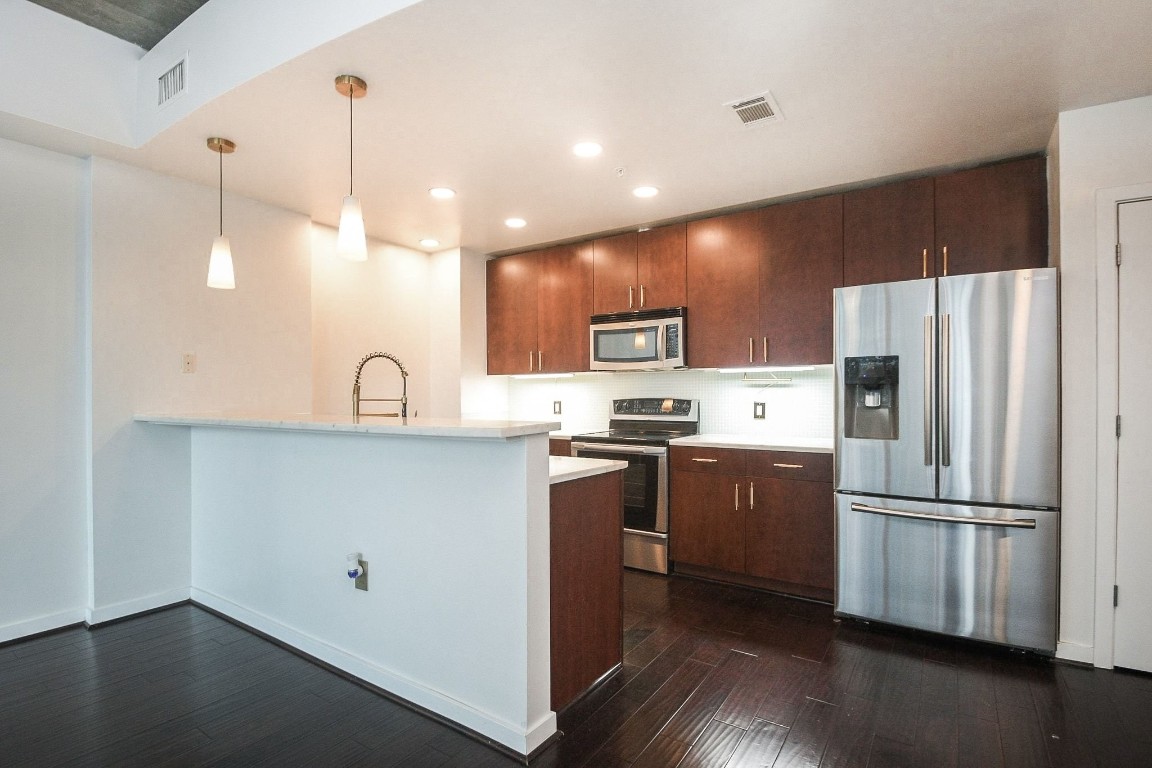 5925 Almeda Road, Unit 10704 Houston, TX 77004 - Photo 7 of 25