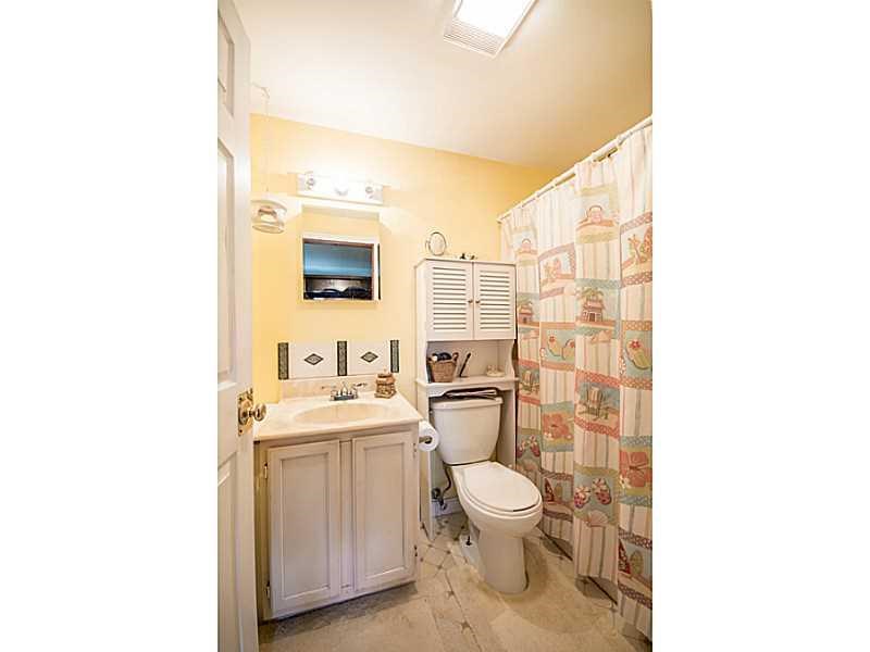 519 E Road Tiverton, RI 02878 - Photo 4 of 10