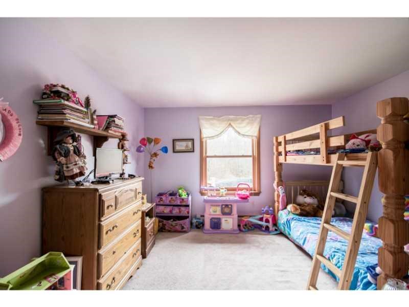 519 E Road Tiverton, RI 02878 - Photo 5 of 10