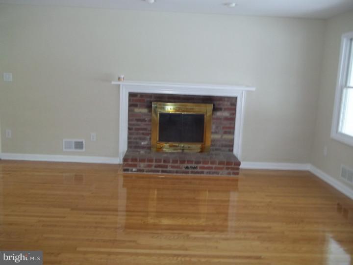 511 Trowill Lane Wayne, PA 19087 - Photo 5 of 12 Living Room