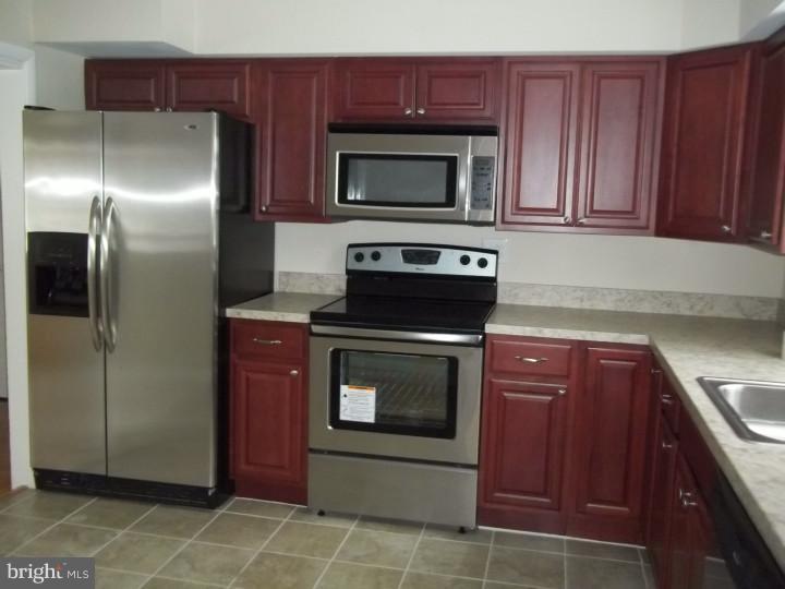511 Trowill Lane Wayne, PA 19087 - Photo 7 of 12 Kitchen
