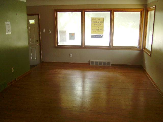 5211 East 13 Mile Road Warren, MI 48092 - Photo 5 of 9 31066788-4.JPG