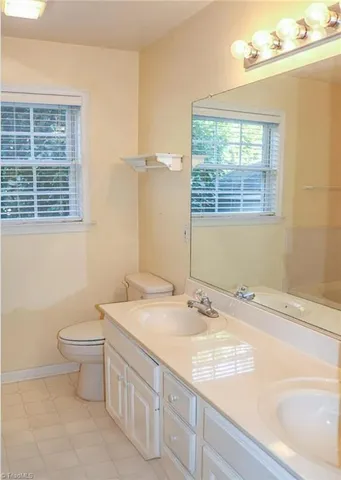 $1,950 | 7 Drakestone Court, Greensboro, NC 27455