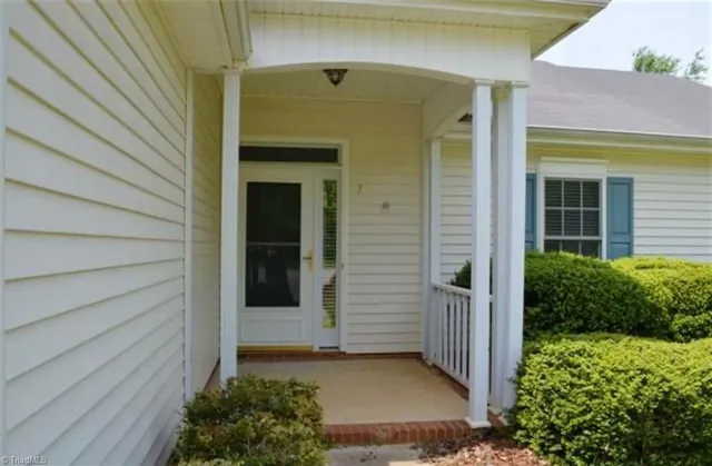 $1,950 | 7 Drakestone Court, Greensboro, NC 27455