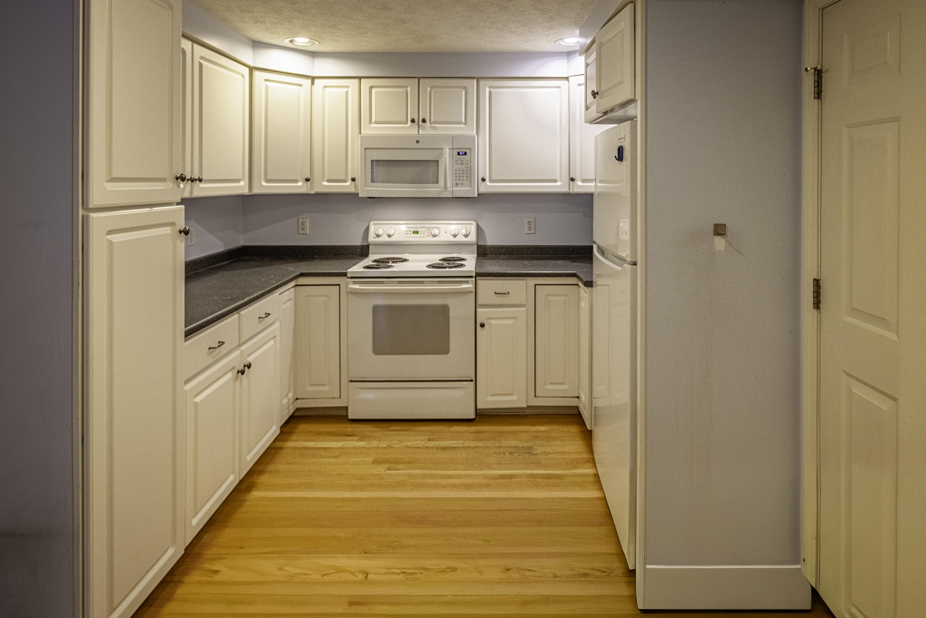 25 Cambridge Court, Unit 25 Kennebunk, ME 04043 - Photo 13 of 41 _G0A6814-HDR-1