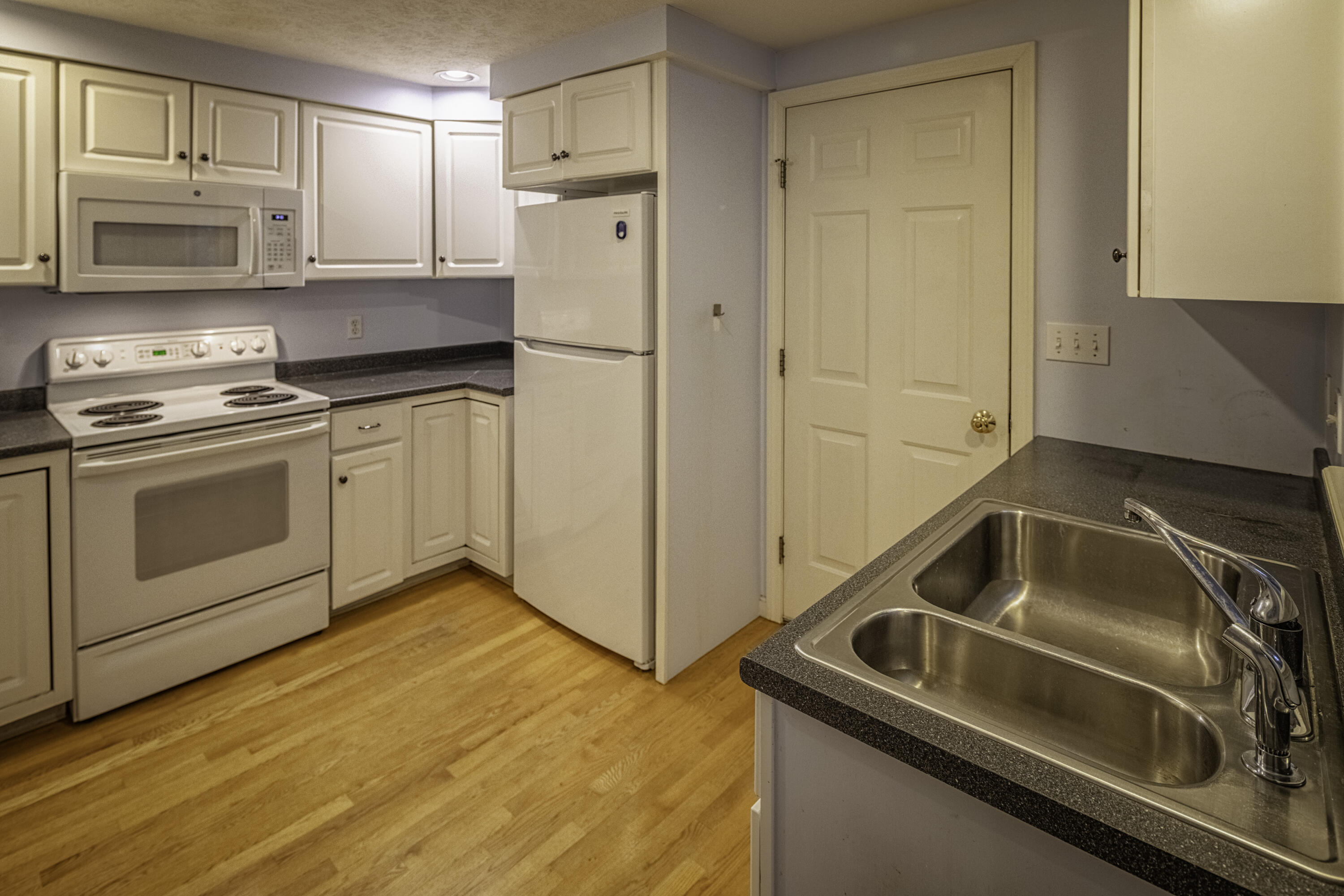 25 Cambridge Court, Unit 25 Kennebunk, ME 04043 - Photo 14 of 41 _G0A6817-HDR-1