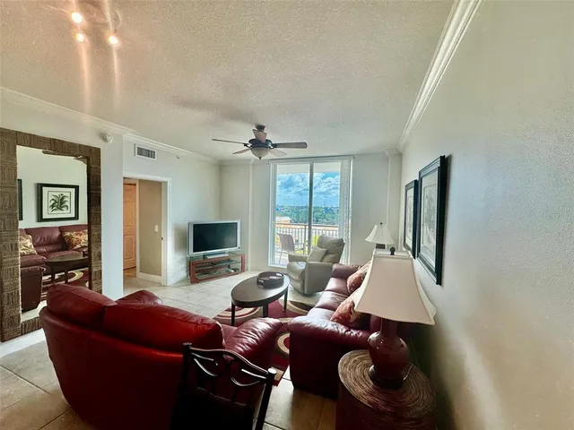 $4,500 | 800 North Tamiami Trail, Unit 708, Sarasota, FL 34236