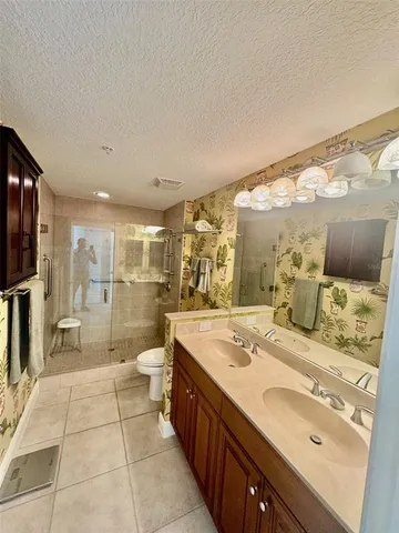 $4,500 | 800 North Tamiami Trail, Unit 708, Sarasota, FL 34236