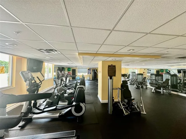 $4,500 | 800 North Tamiami Trail, Unit 708, Sarasota, FL 34236