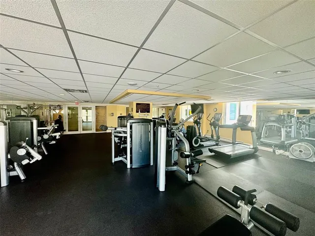 $4,500 | 800 North Tamiami Trail, Unit 708, Sarasota, FL 34236