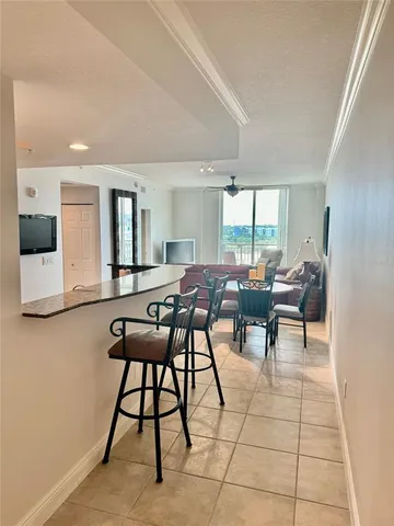 $4,500 | 800 North Tamiami Trail, Unit 708, Sarasota, FL 34236