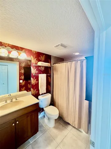 $4,500 | 800 North Tamiami Trail, Unit 708, Sarasota, FL 34236