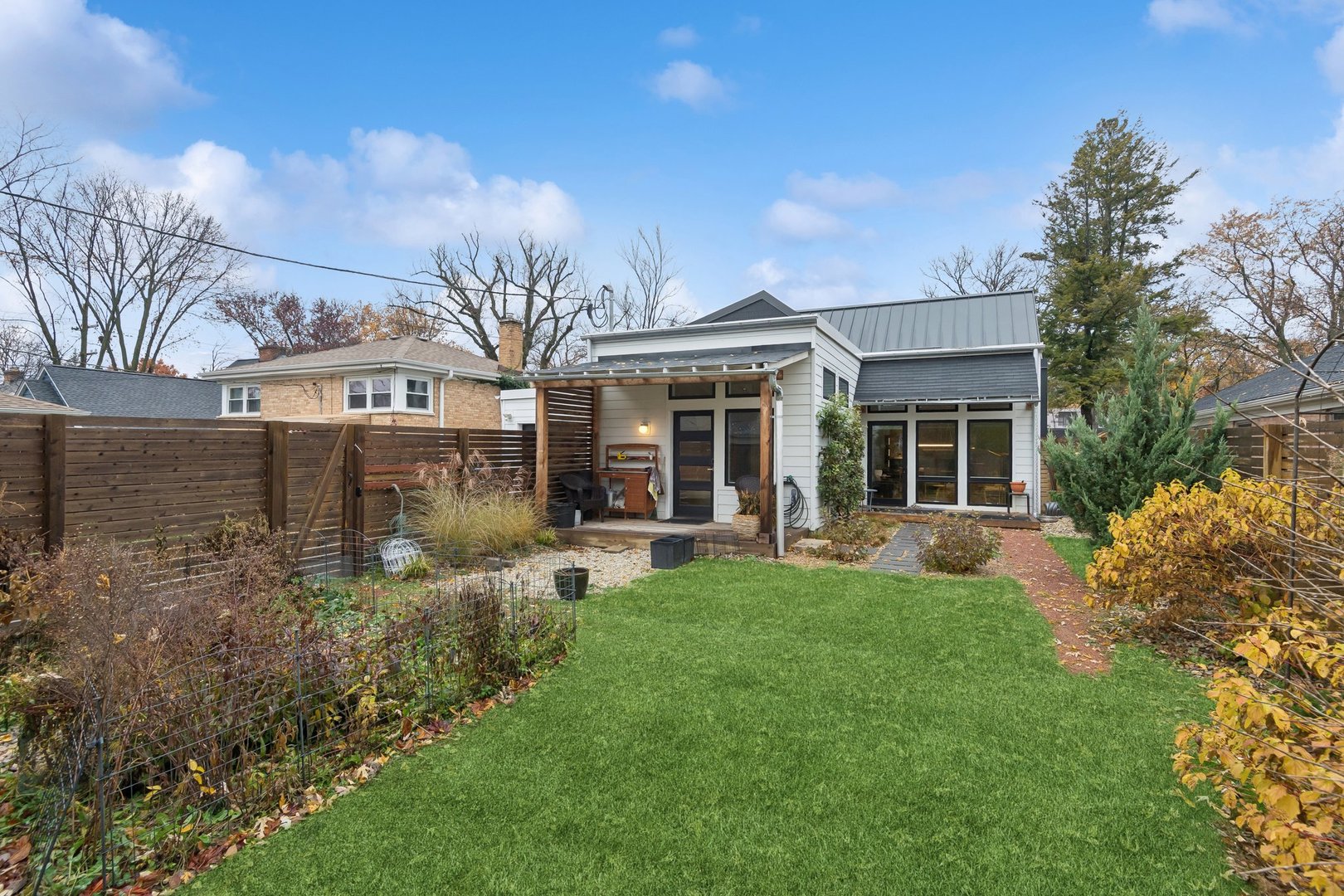 3310 Hayes Street Evanston, IL 60201 - Photo 27 of 32