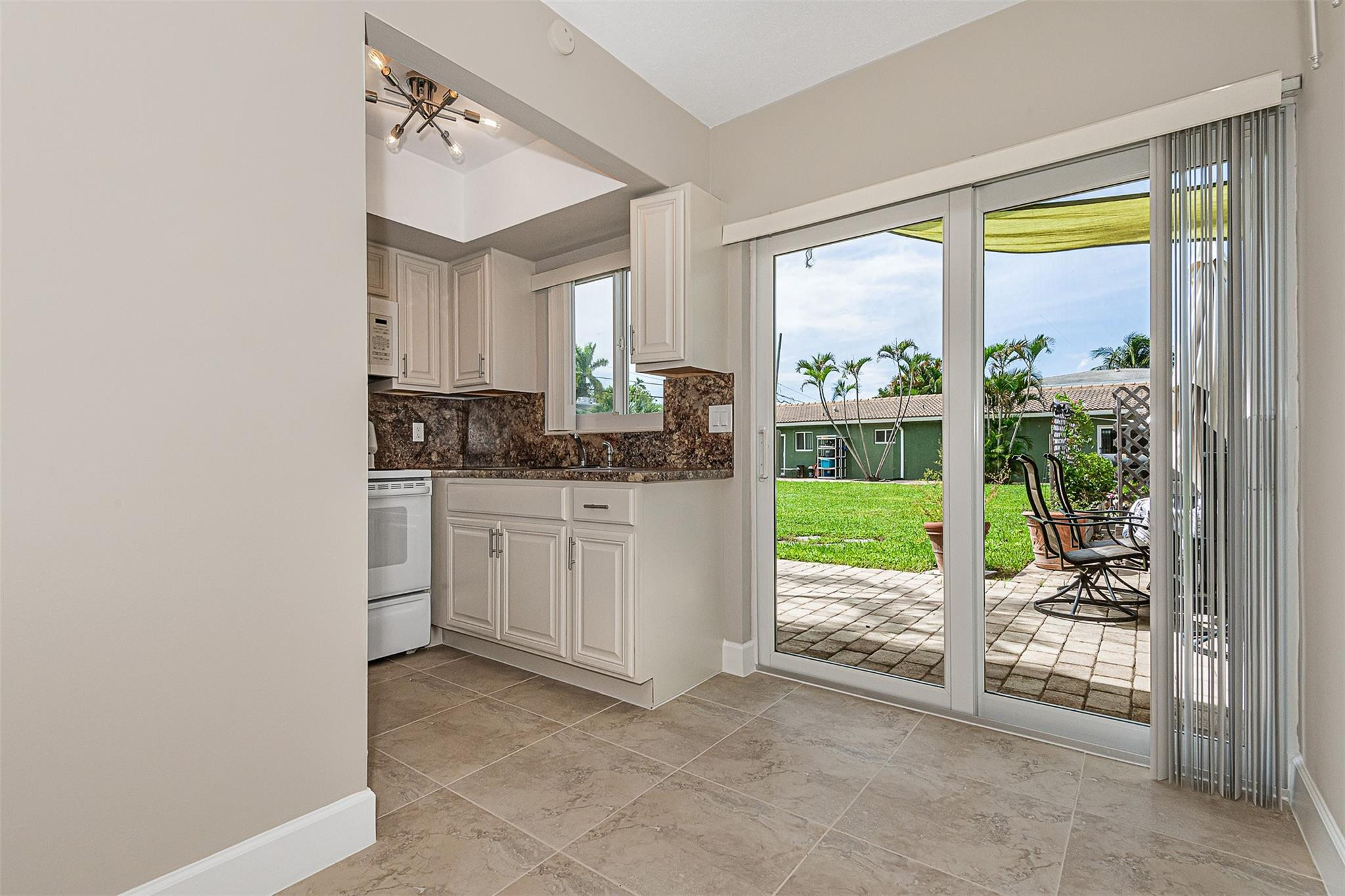 2170 Northeast 44th Street Lighthouse Point, FL 33064 - Photo 9 of 30 Photo 9
