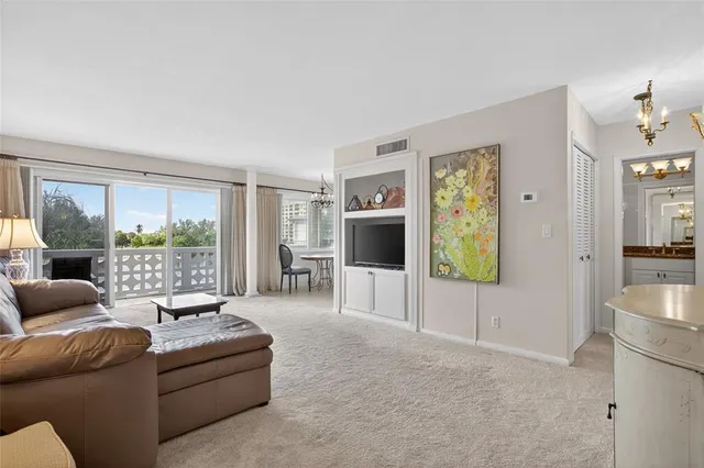 $285,000 | 1001 North Riverside Drive, Unit 305, Pompano Beach, FL 33062