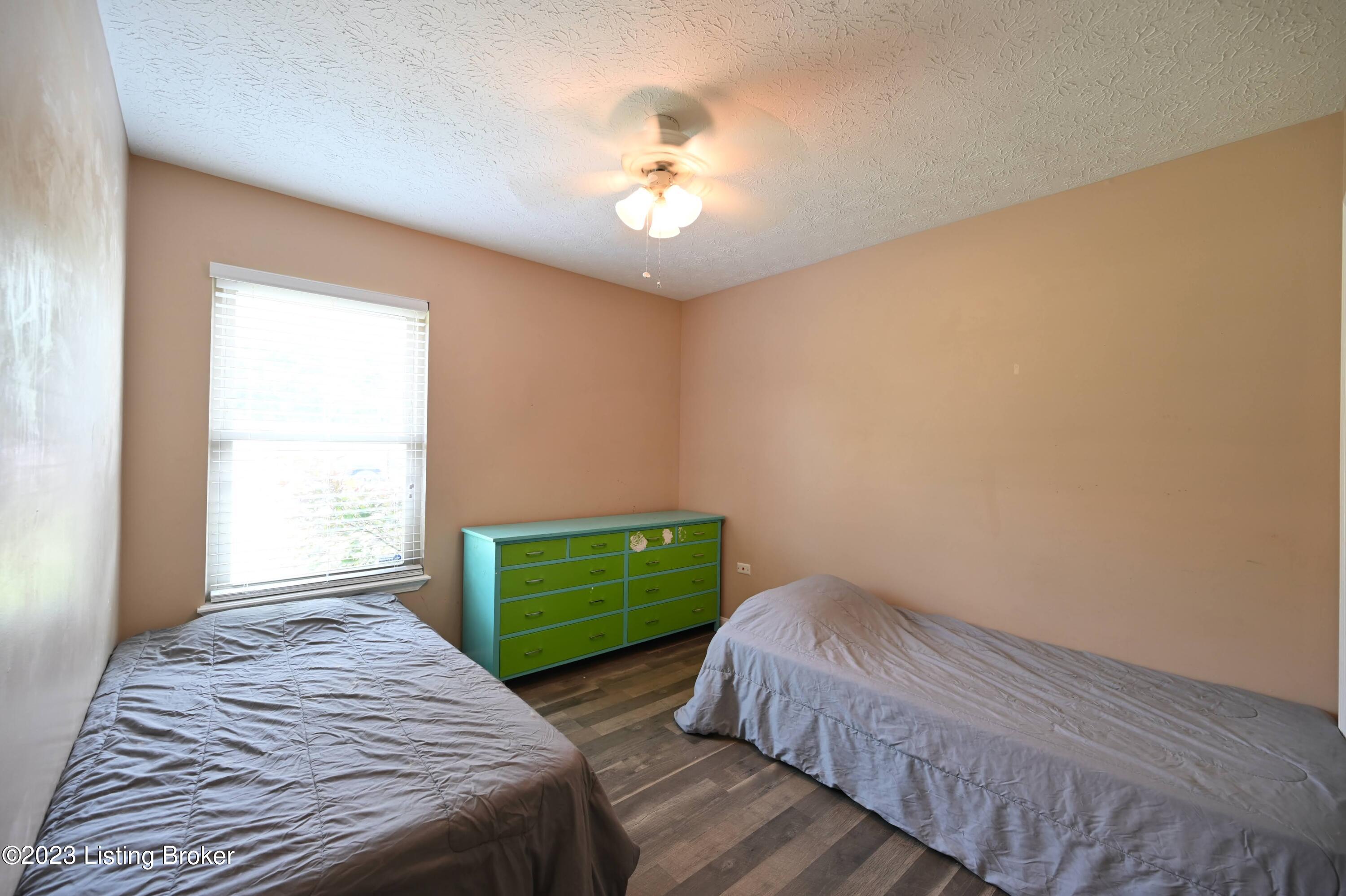 7910 Rochelle Road Louisville, KY 40228 - Photo 12 of 34 DSC_8817