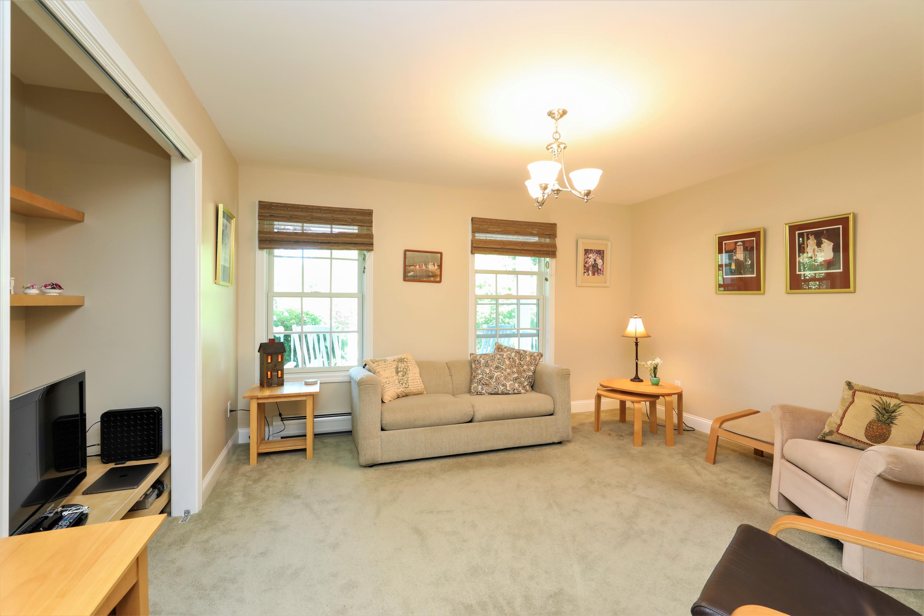 16 Heath Road Kennebunk, ME 04043 - Photo 22 of 43 Perfect for watcheing TV