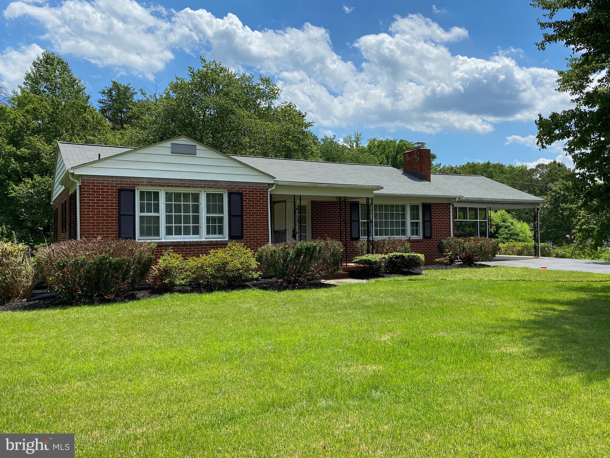 301 Plum Point Road Huntingtown, MD 20639 - Photo 1 of 17 Welcome home!