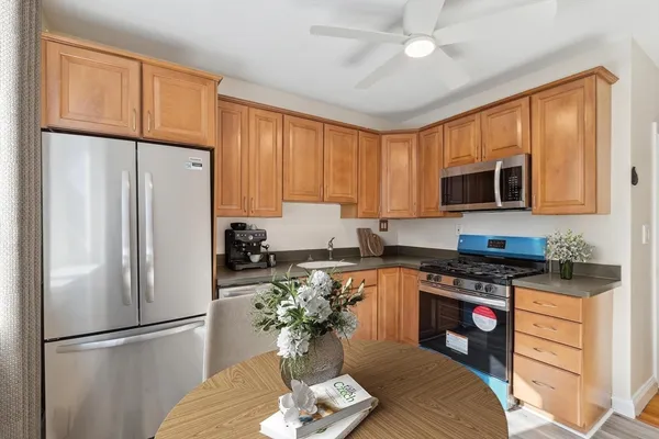 $4,300 | 496 East 7th Street, Unit 1, Boston, MA 02127