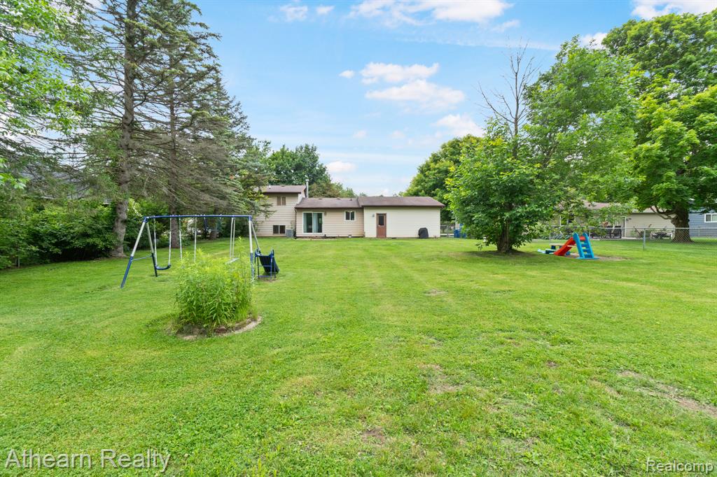 7156 Sharp Road Swartz Creek, MI 48473 - Photo 6 of 32