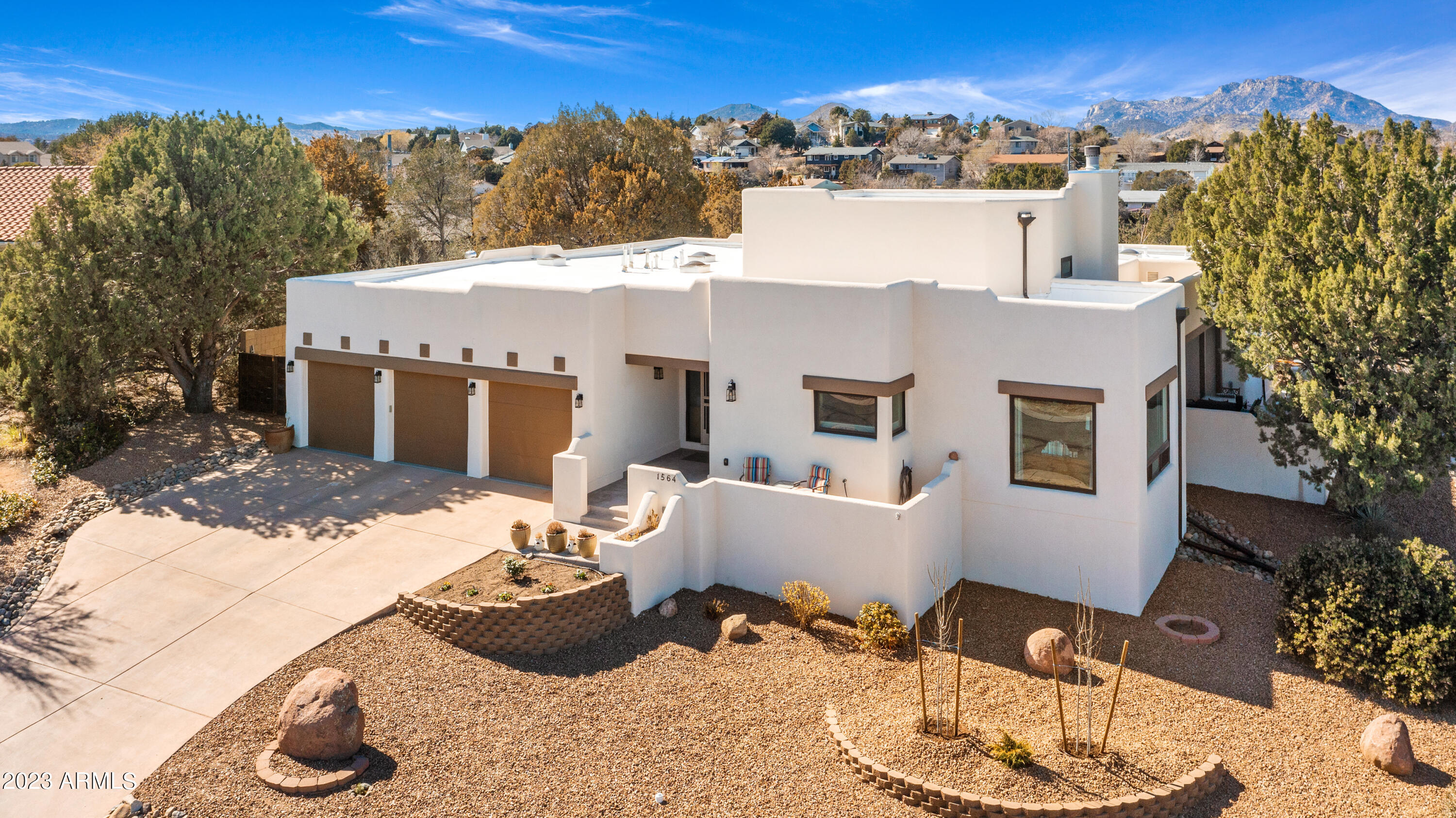1564 Eagle Ridge Road Prescott, AZ 86301 - Photo 2 of 51 040_Easy care landscape