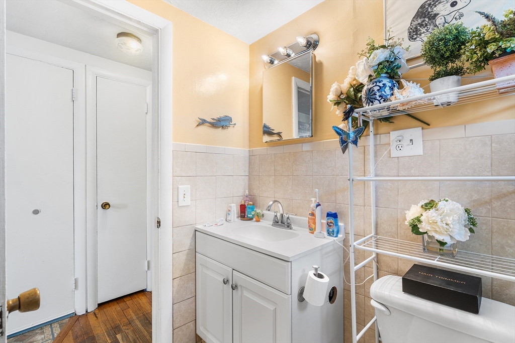 104 College Farm Road Waltham, MA 02451 - Photo 9 of 26