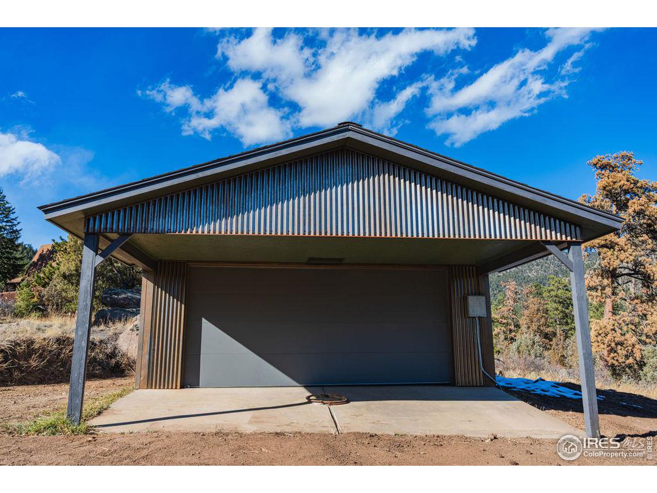 54 Choctaw Road Lyons, CO 80540 - Photo 32 of 40 Detached garage