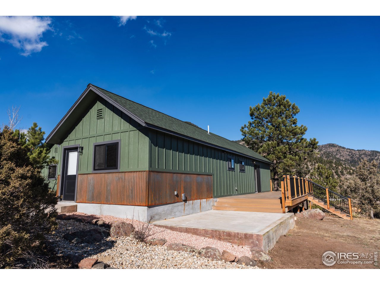 54 Choctaw Road Lyons, CO 80540 - Photo 35 of 40 Large deck off of dining area