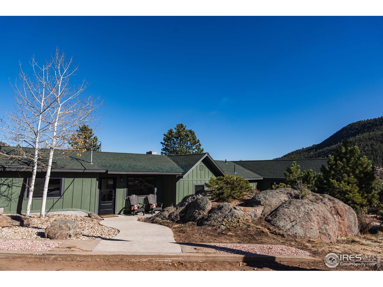 54 Choctaw Road Lyons, CO 80540 - Photo 40 of 40 Spectacular rock outcropping at entrance.