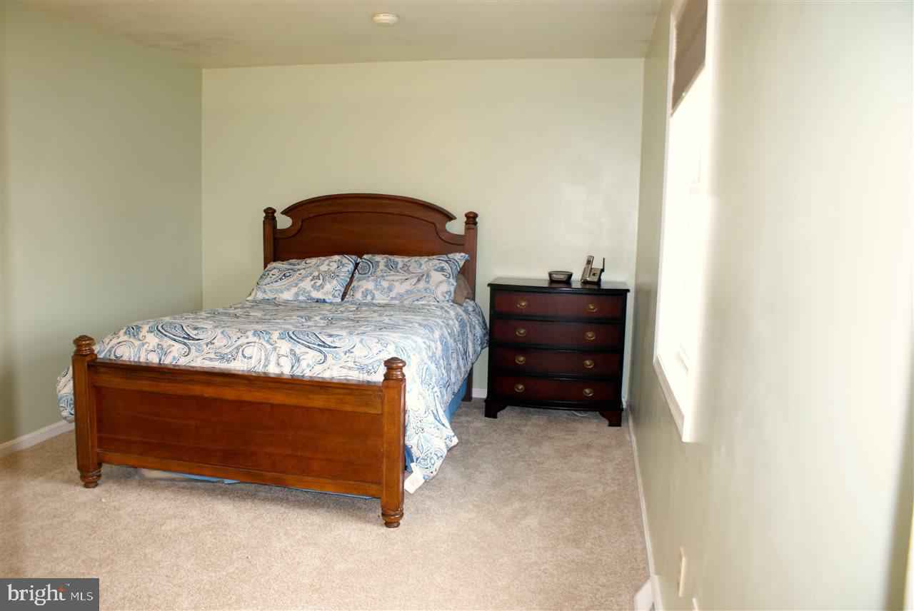 126 Meadow Road York, PA 17406 - Photo 11 of 16 Gallery Image 11