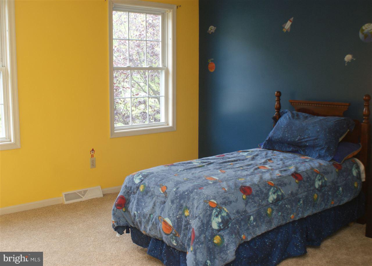 126 Meadow Road York, PA 17406 - Photo 12 of 16 Gallery Image 12