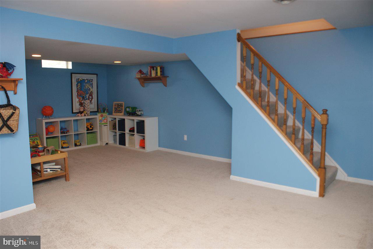 126 Meadow Road York, PA 17406 - Photo 9 of 16 Gallery Image 9