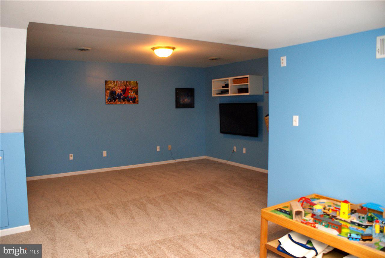 126 Meadow Road York, PA 17406 - Photo 10 of 16 Gallery Image 10