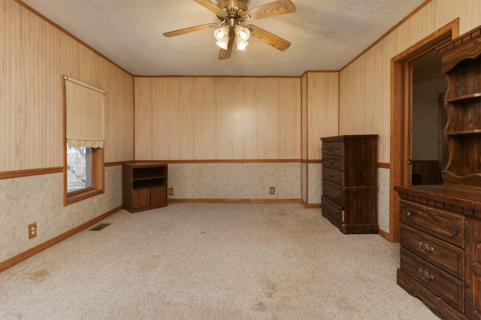 32892 McClure Road Colfax, IL 61728 - Photo 23 of 44 a view of a kitchen