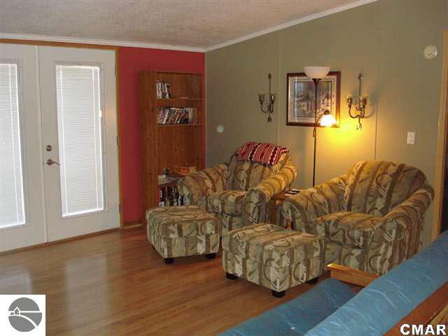 11060 Cook Avenue Lake, MI 48632 - Photo 4 of 25