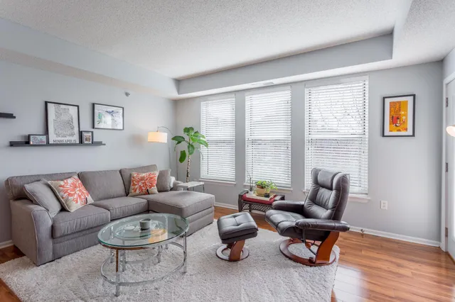 $2,495 | 545 North 1st Street, Unit 403, Minneapolis, MN 55401